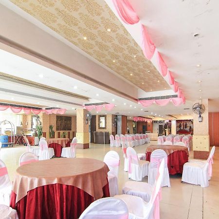 OYO 3683 De Global Park Hotel Hasanganj Buitenkant foto