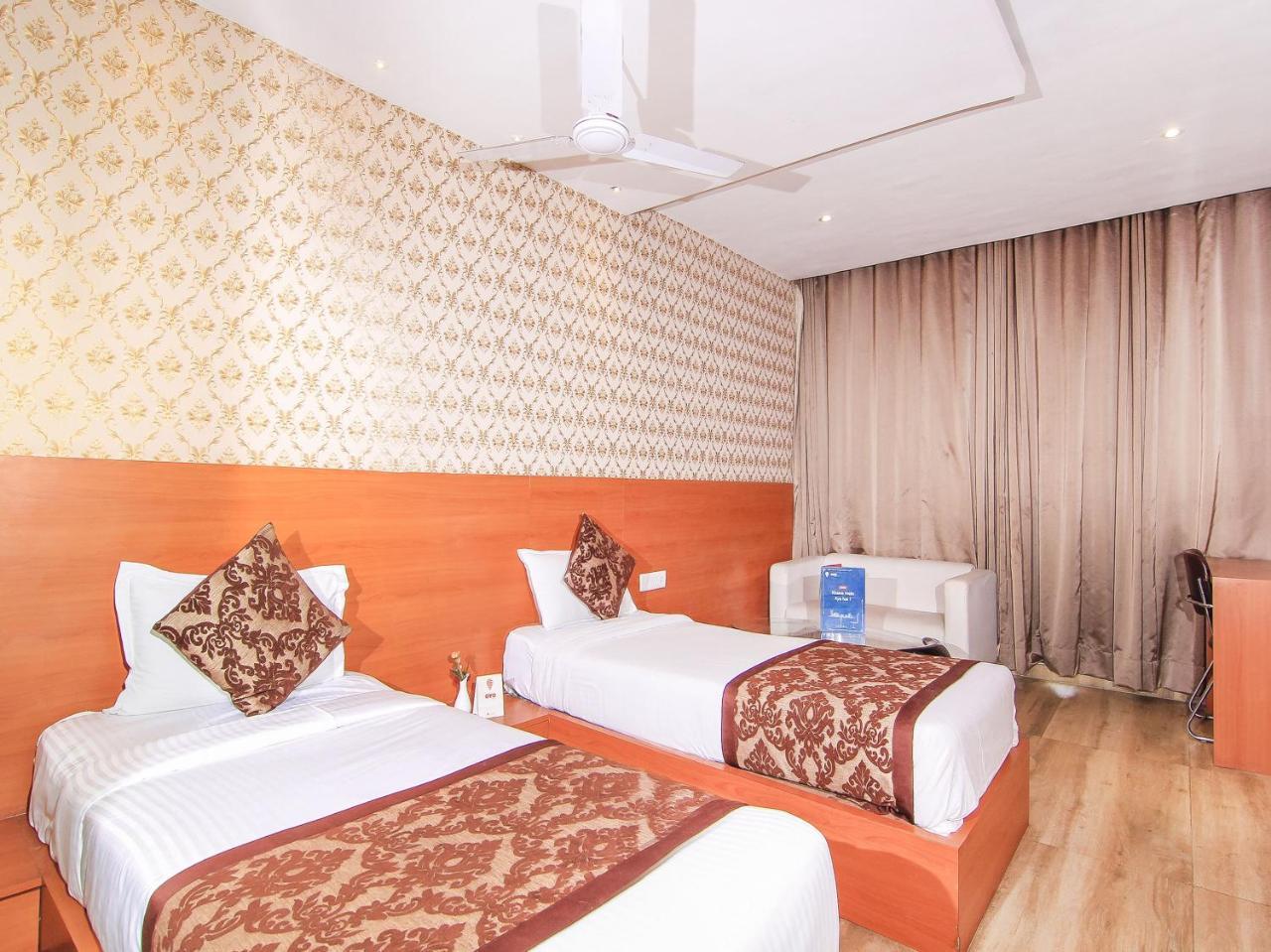 OYO 3683 De Global Park Hotel Hasanganj Buitenkant foto