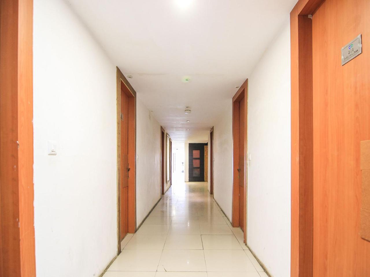 OYO 3683 De Global Park Hotel Hasanganj Buitenkant foto